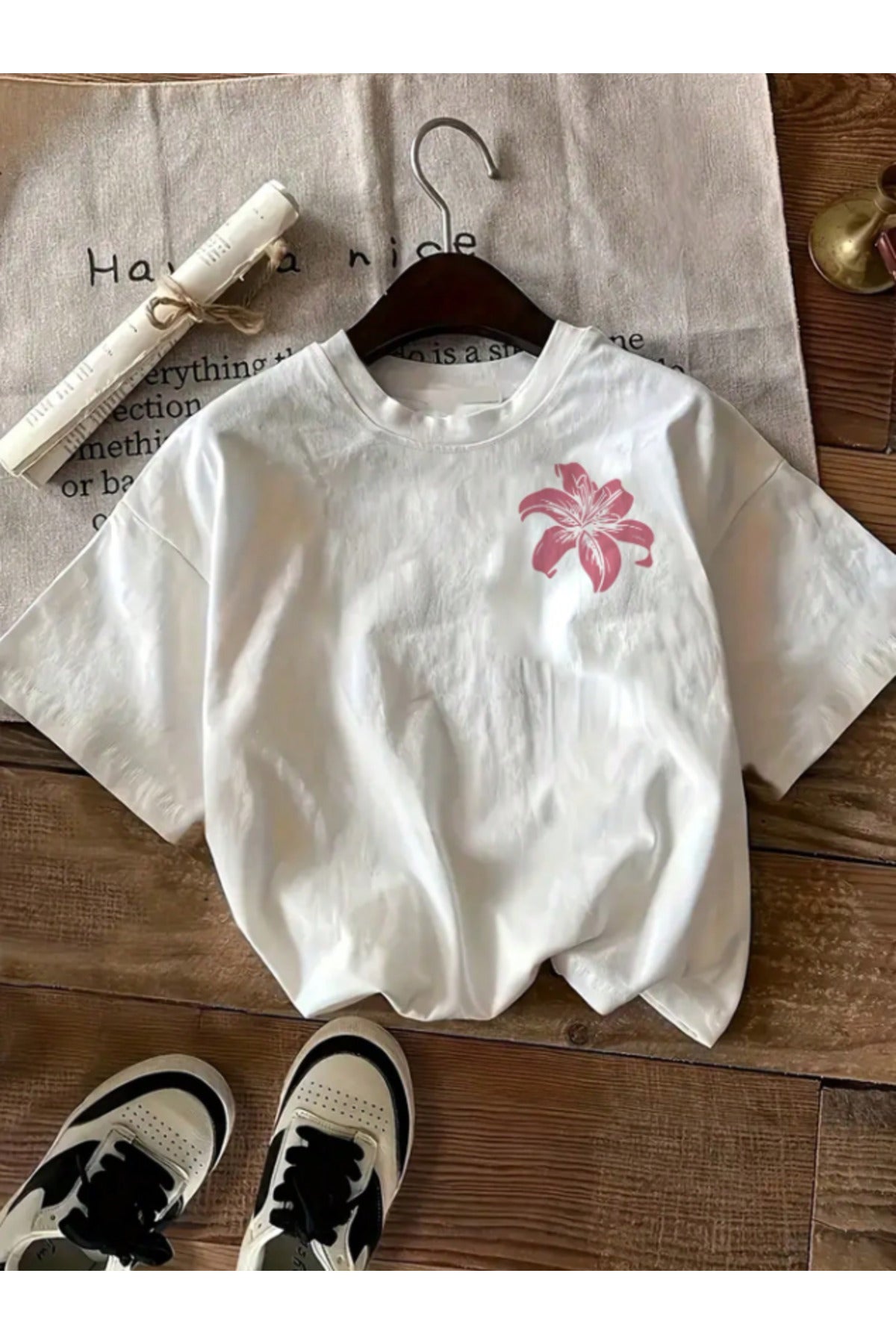 Kadın Bisiklet Yaka Baskılı Pamuk Oversize Yuvarlak Yakalı Beyaz T-shirt