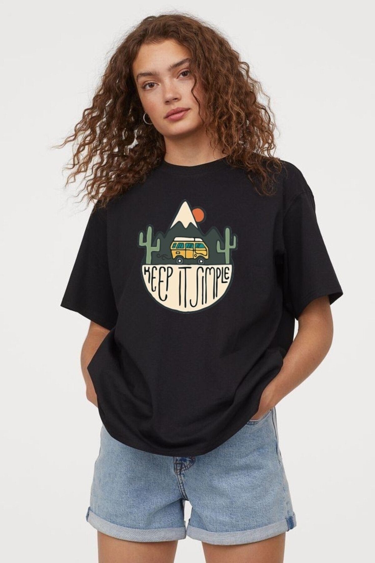 Kadın Siyah Oversize Tişört – %100 Pamuk Penye – Simple Baskılı – Rahat Kalıp Yazlık Basic T-shirt